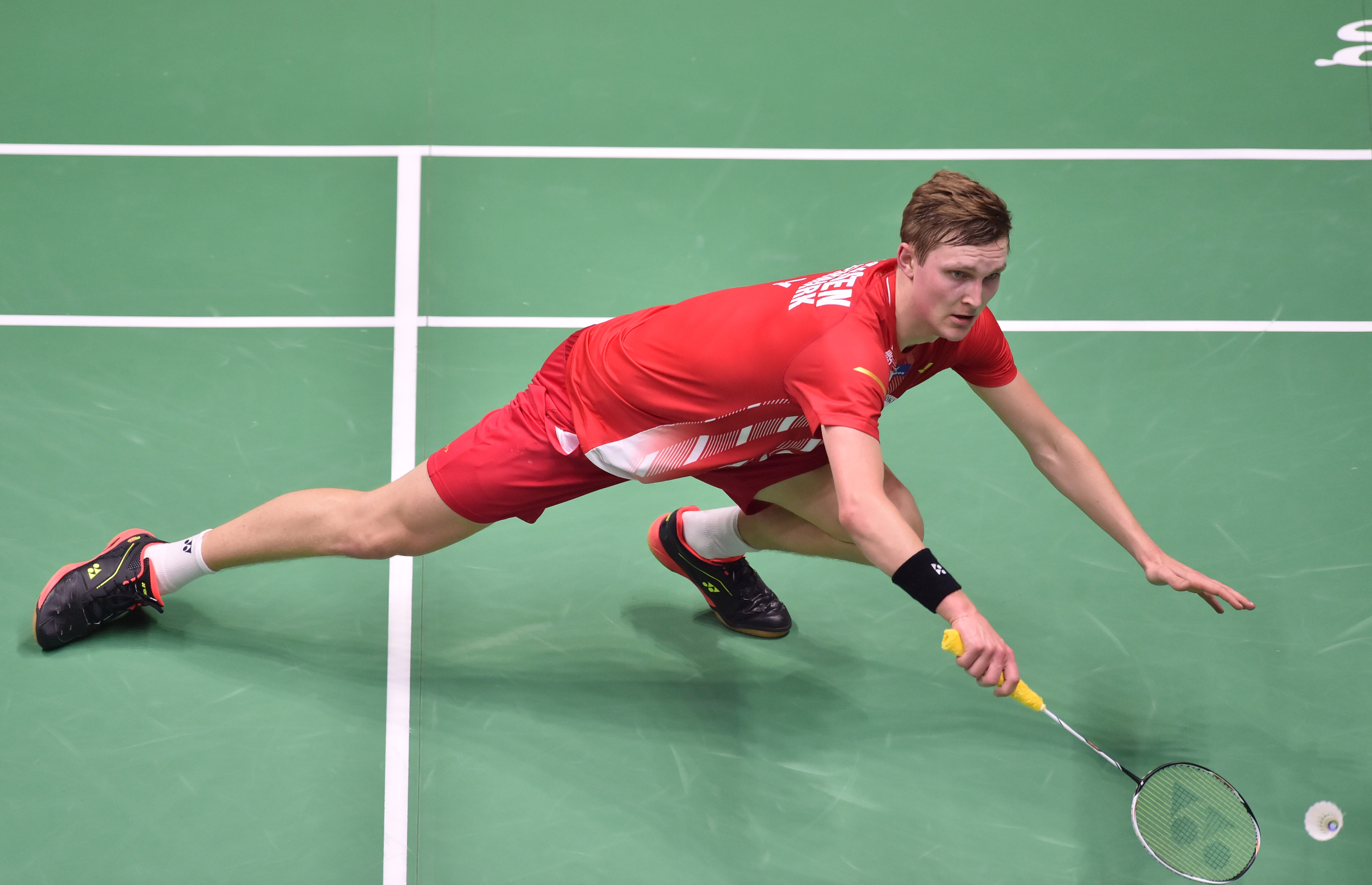 包含日本羽毛球队轻取英格兰羽毛球队，安赛龙制霸全场的词条