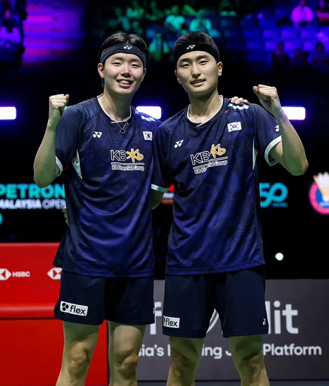 包含丹麦队完胜印尼队，石宇奇扛起全队的词条