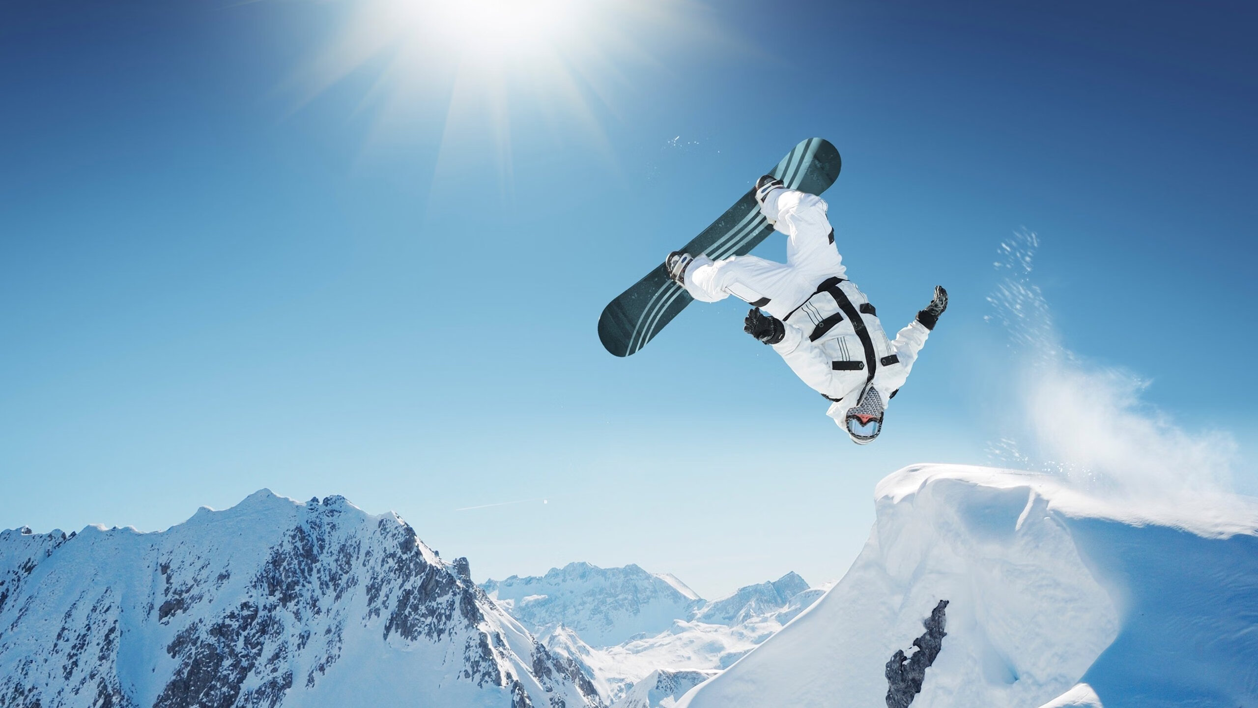 当诺坎普的叹息淹没首尔的喧嚣，库尔图瓦如何在一场定义赛季的战役中完成终极接管